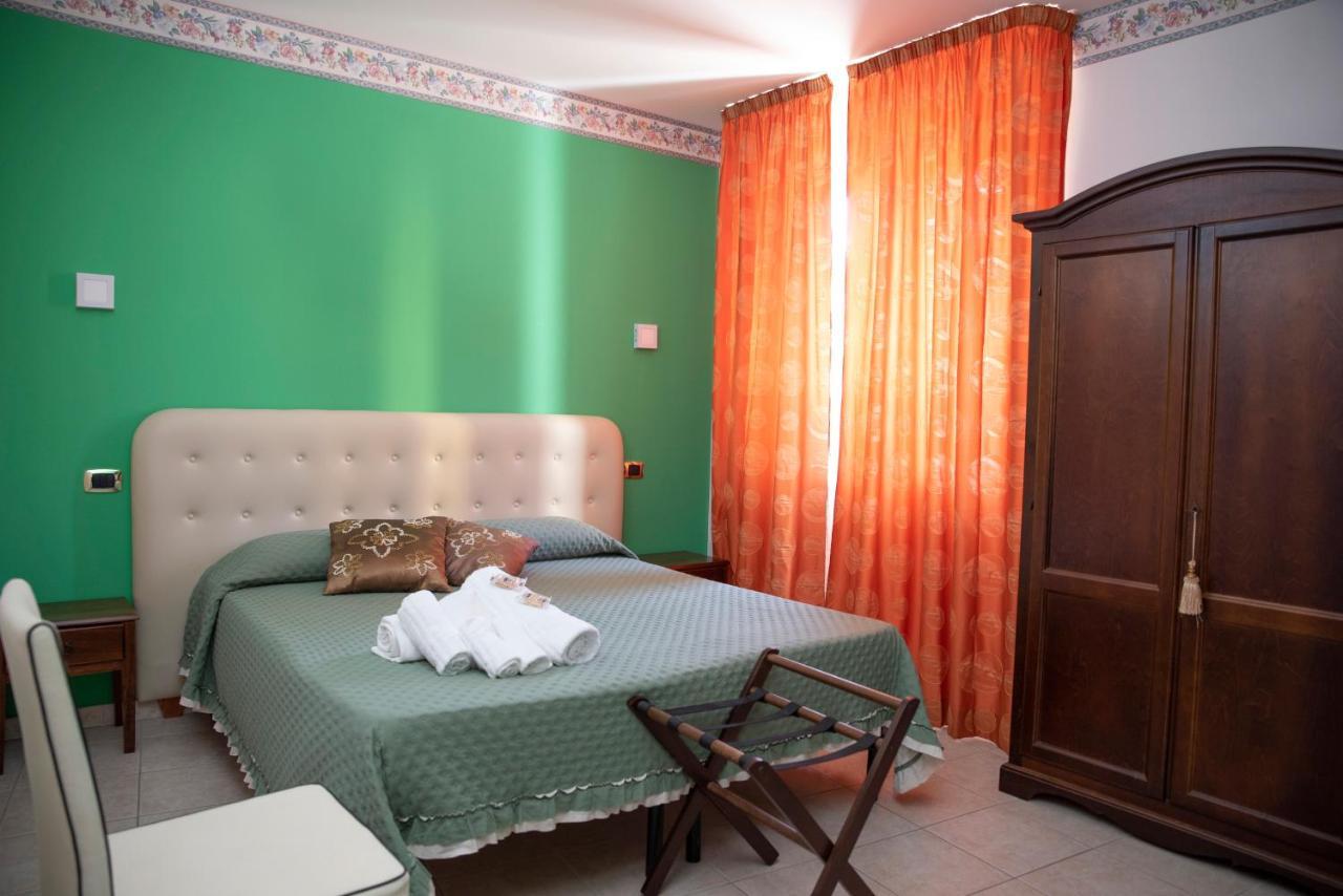 Carlo Five Bed and Breakfast Porto Empedocle Eksteriør billede